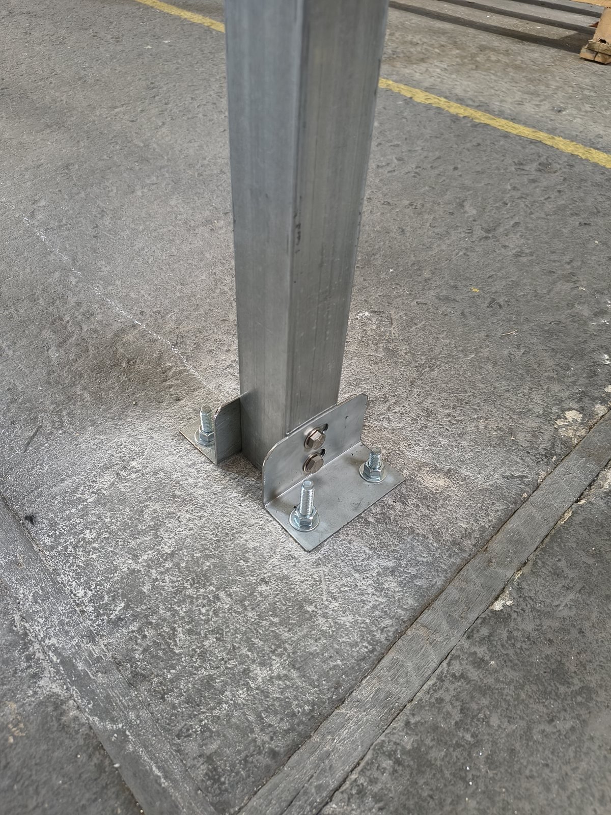 Garagem Fácil 2,5x4,5m Frontal Zincada com Telha